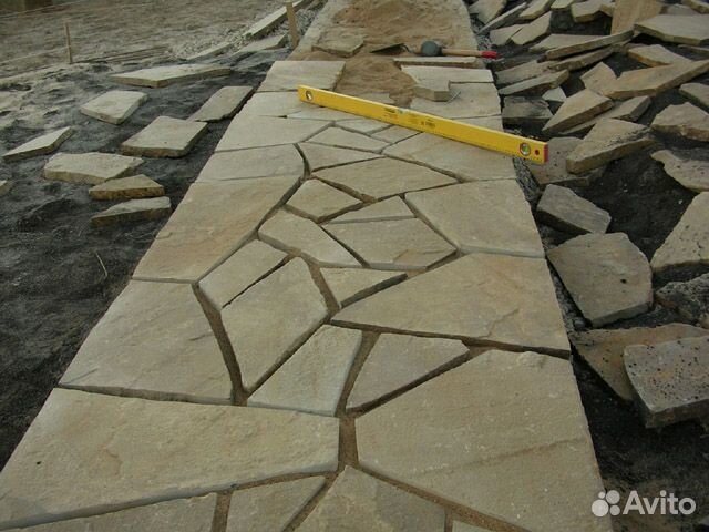 Природный камень песчаник желтый для дорожек