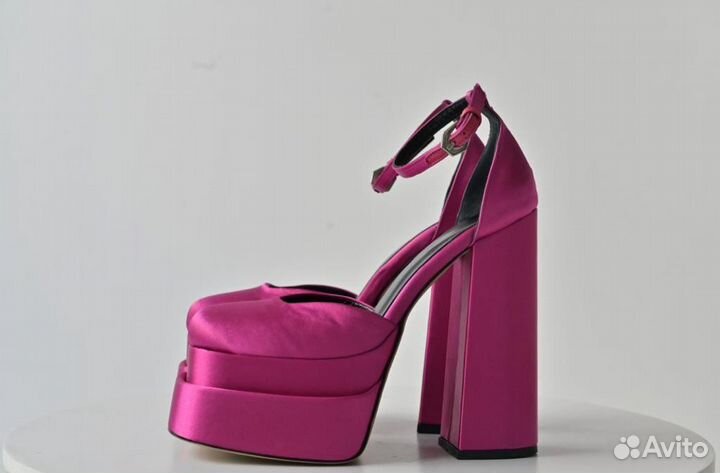 Босоножки женские в стиле Versace 2022