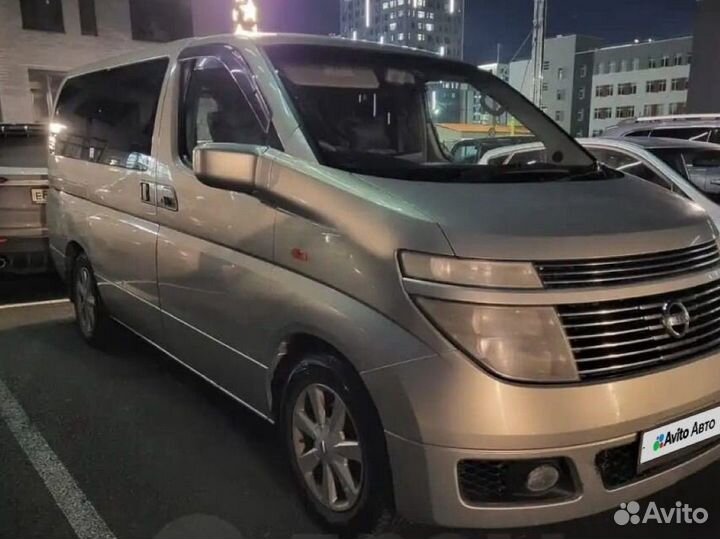 Nissan Elgrand 3.5 AT, 2002, 215 000 км