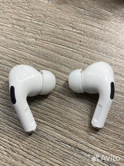Продам наушники Airpods Pro оригинал