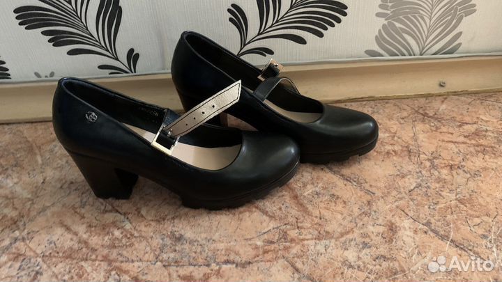 Туфли женские 39 размер черные