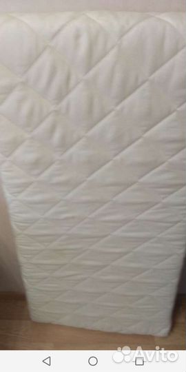 Детская кроватка с маятником и ящиком