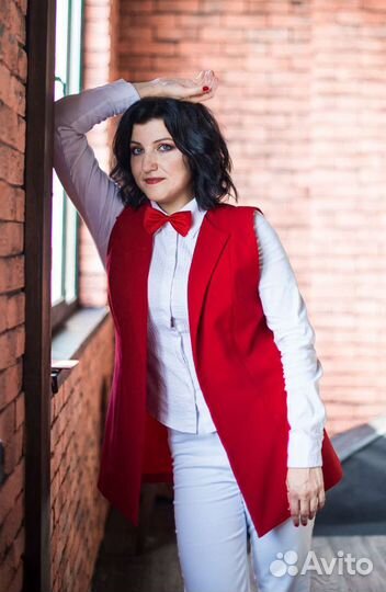 Ведущая на праздник