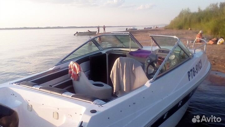 Пластик. катер 6 м длина, с двиг.Suzuki 140