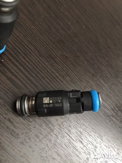 Топливная форсунка Шевроле Круз 1,6 96487553