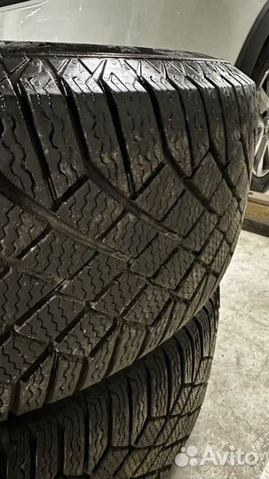 Зимняя резина с дисками BMW X3 g01 225/60/18р