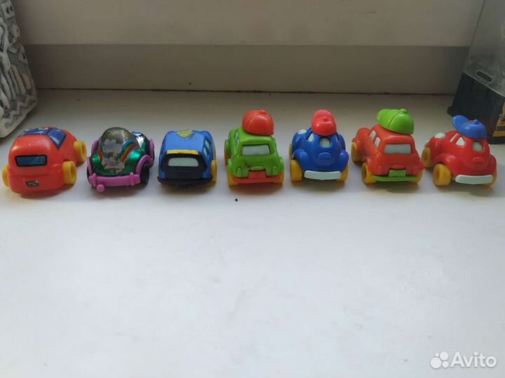 Машинки Киндер сюрприз