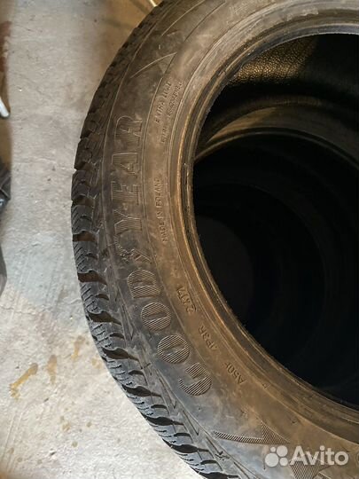 Goodyear UltraGrip 205/55 R16