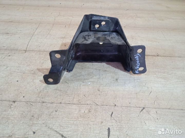 Кронштейн Volkswagen Touareg 3.0 2008