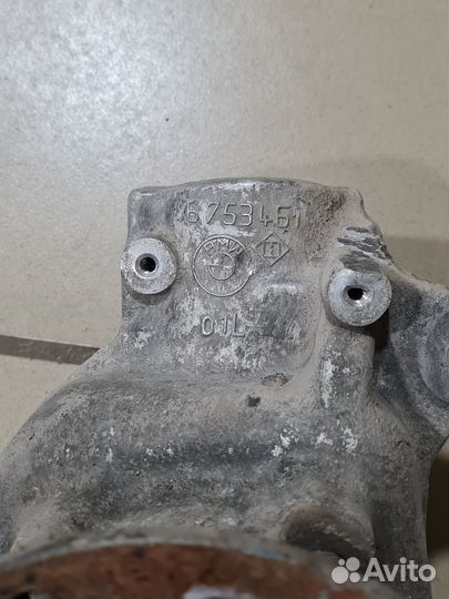 Поворотный кулак BMW 730D E65