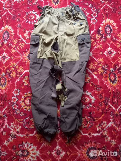 Камуфляж, ножи для ледобура и сиденье неопреновое