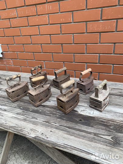 Угольный утюг