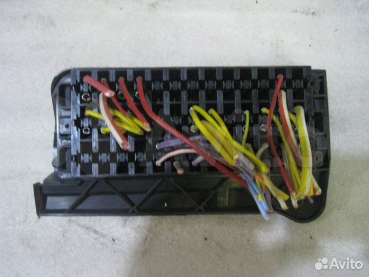 Блок предохранителей Opel Vivaro