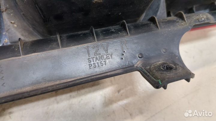 Фонарь (задний) правый Mitsubishi Pajero / Montero