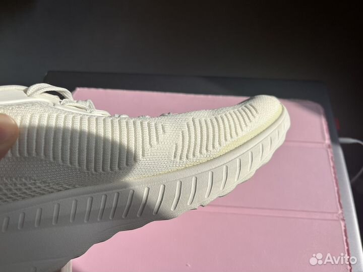 Кроссовки skechers белые