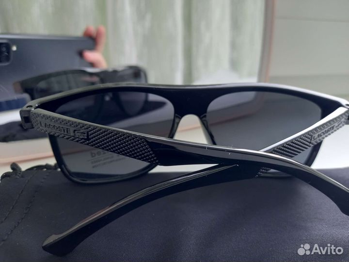 Солнцезащитные очки lacoste