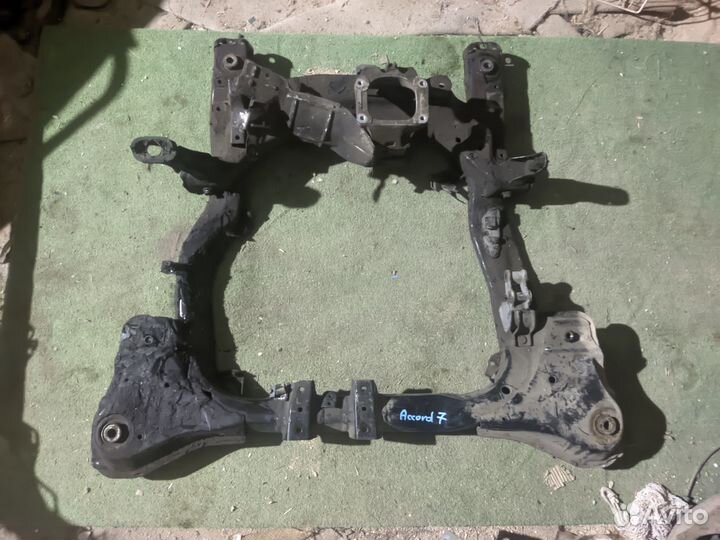 Подрамник передний Honda Accord 7