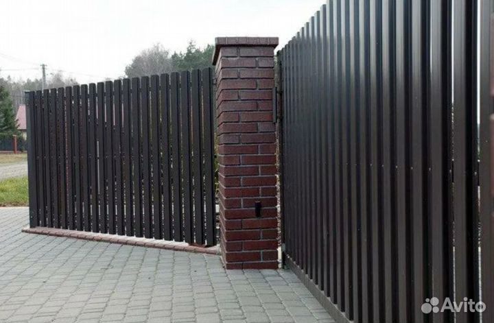 Забор из евроштакетника качественно быстро