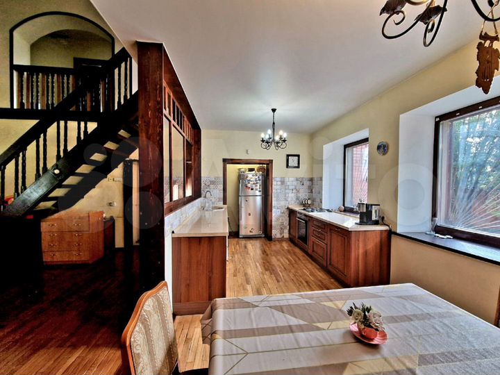 Коттедж 422 м² на участке 8 сот.