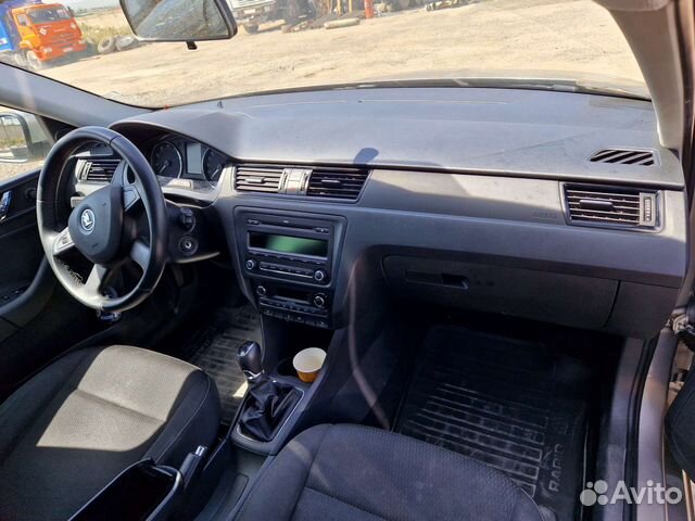 Салон skoda rapid