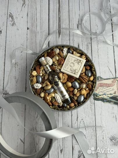 Подарок мужчине, вкусный букет