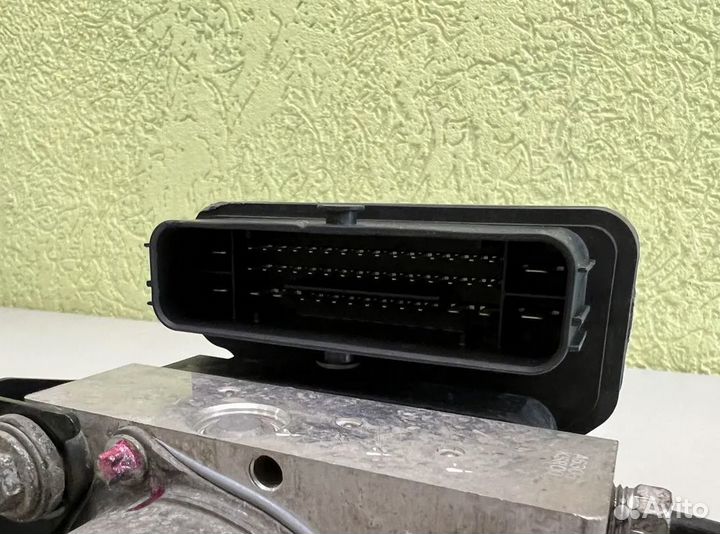 Блок ABS (насос) Toyota Camry V70