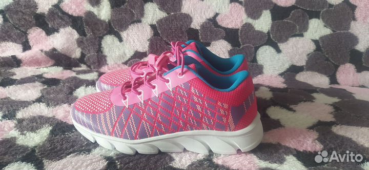 Кроссовки на девочку