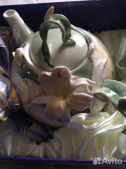 Чайник фарфоровый