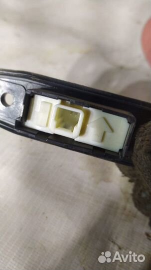 Кнопка багажника Toyota Camry 50