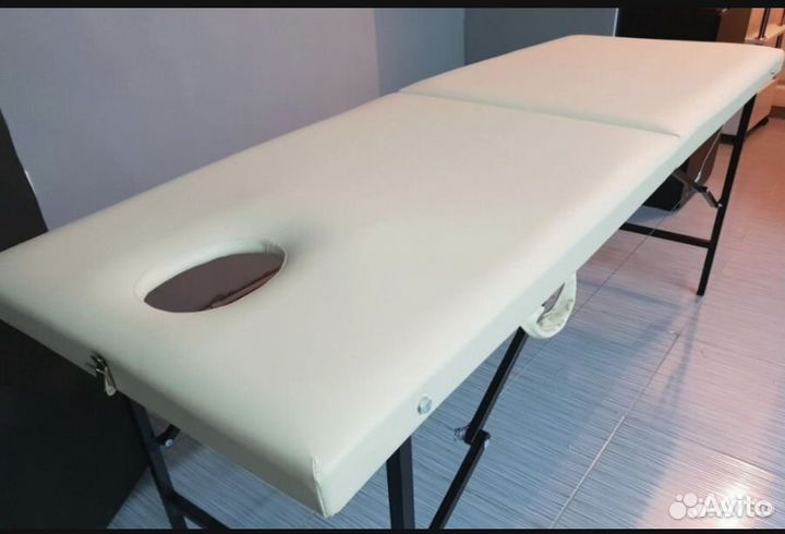 Кушетка для массажа с вырезом