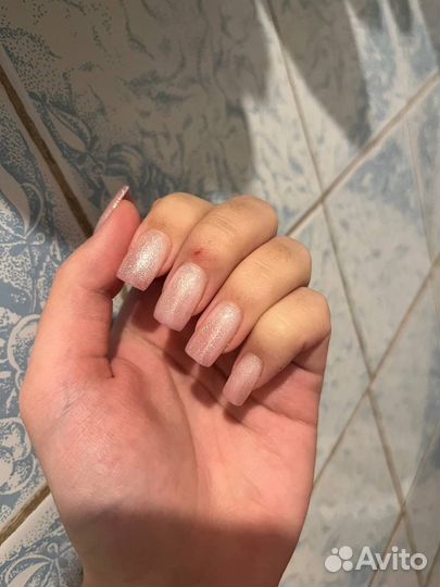 Модель на маникюр