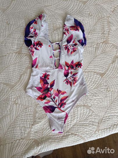 Купальник новый слитный с крылышками