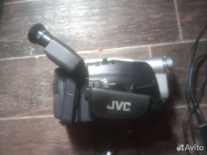 Видеокамера jvs700