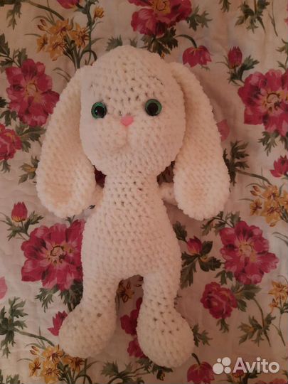 Вязаные игрушки зайка