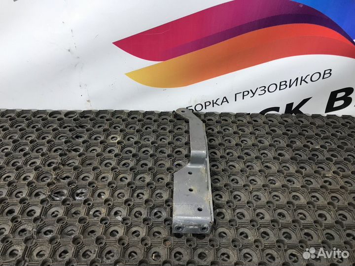 Кронштейн защиты двигателя правый
