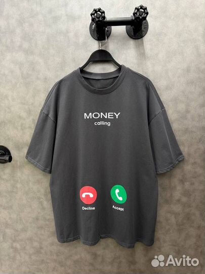 Стильная футболка оверсайз