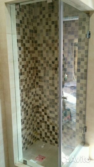 Стеклянная шторка для ванны