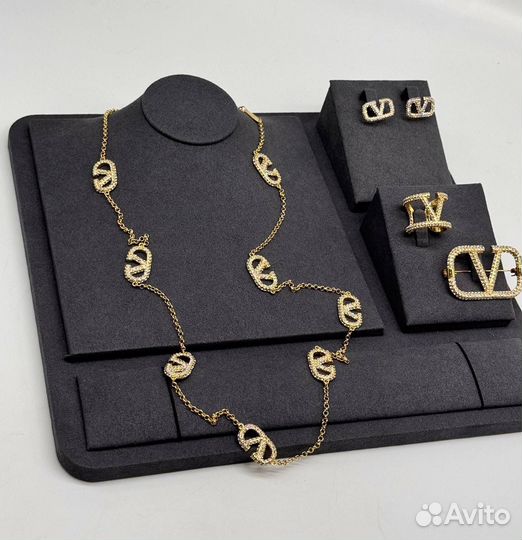 Valentino серьги гвозди