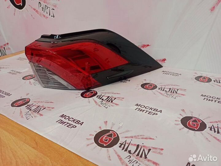 Стоп сигнал наружный задний правый Toyota Rav4