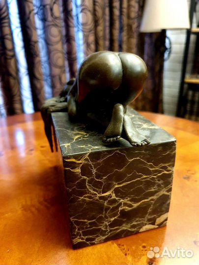 Статуэтка бронза