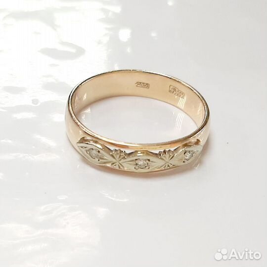 Золотое кольцо с бриллиантами