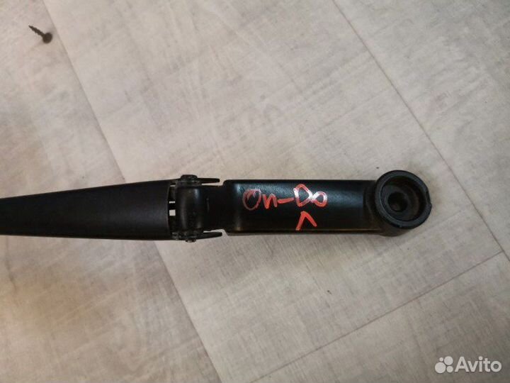 Поводок стеклоочистителя передний левый Datsun