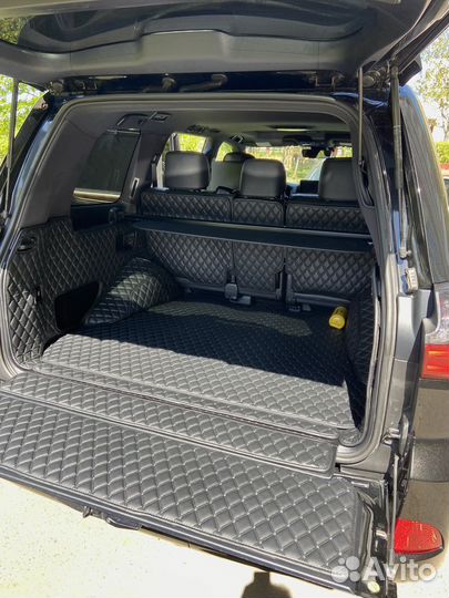 3D коврики в багажник Lexus LX