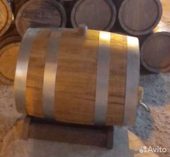 Дубовые бочки для вина