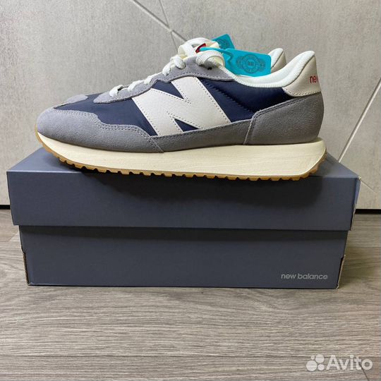 New Balance 237