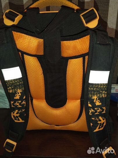 Школьный рюкзак и пенал