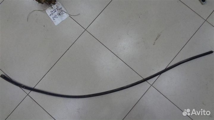 Уплотнитель двери задней правой Nissan Qashqai J1