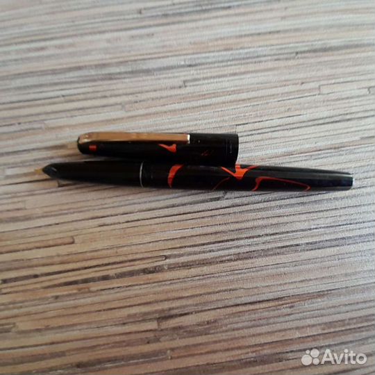 Чернильная ручка