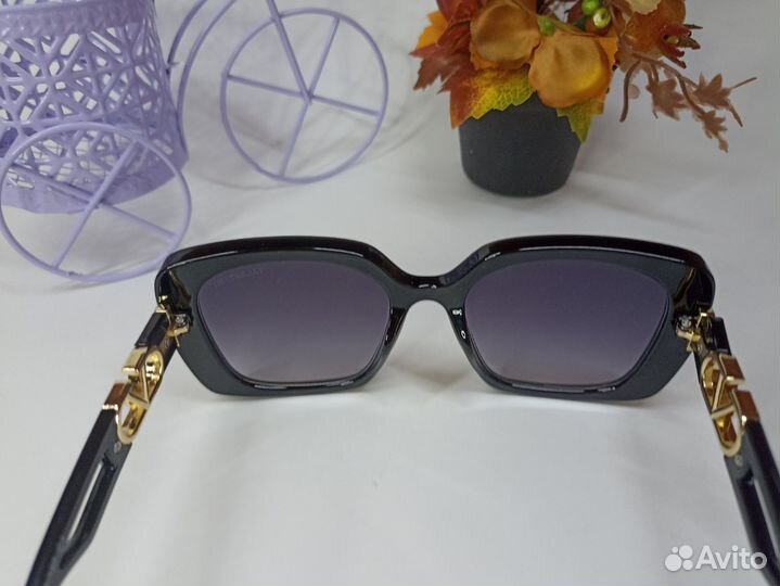 Солнцезащитные очки женские Valentino 0134