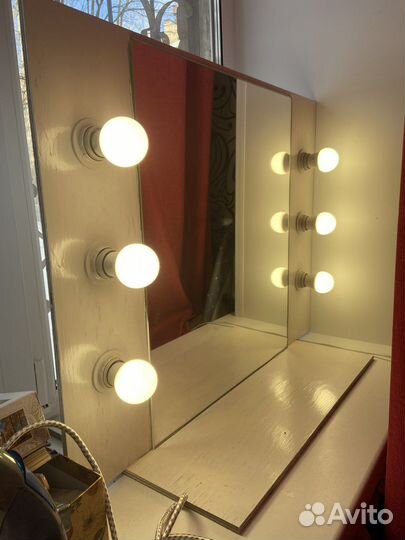 Зеркало с лампочками